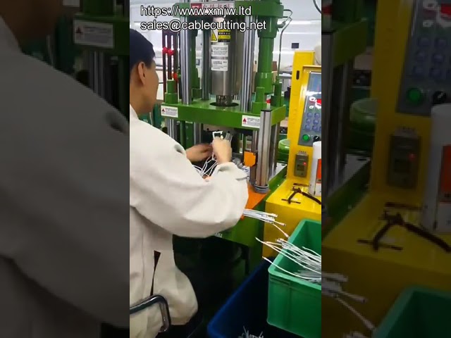 Máy Ép Phun Đứng Mini Chuyên Dụng Ép Phủ Đầu Cắm Dây PVC | Overmolding Chính Xác