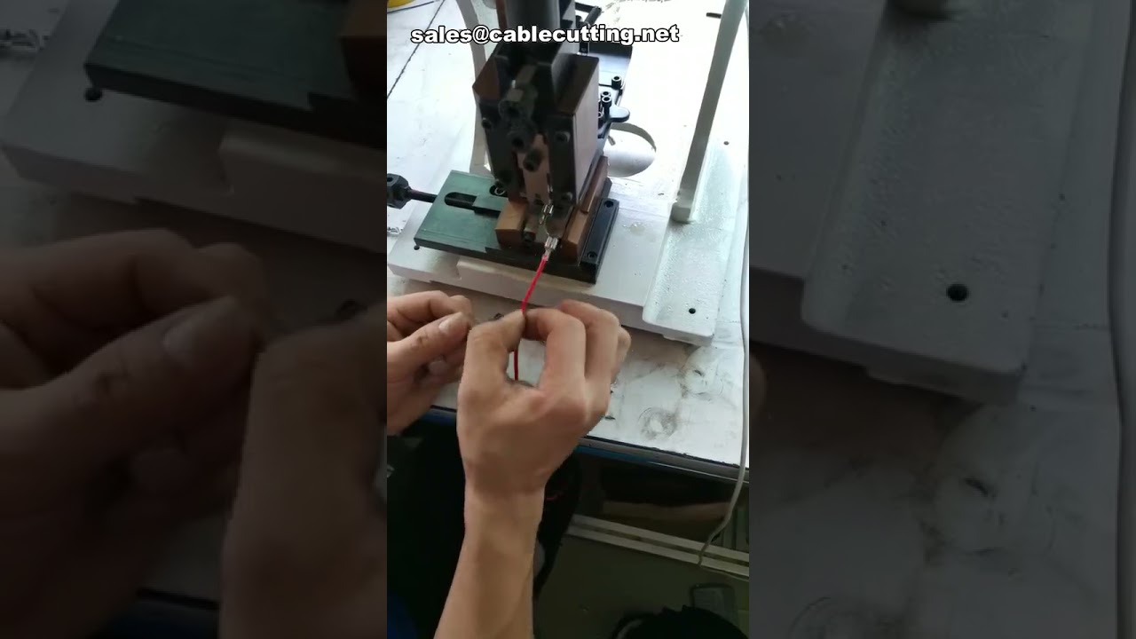 Nhà sản xuất khuôn dập máy đầu cốt dây, khuôn OTP, applicator uốn dây chất lượng cao